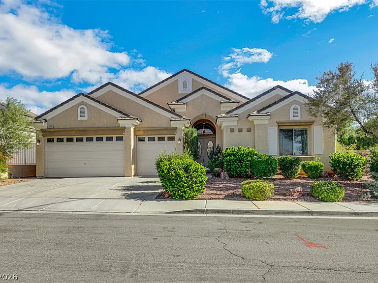 2149 Sentito Cir — Photo 1