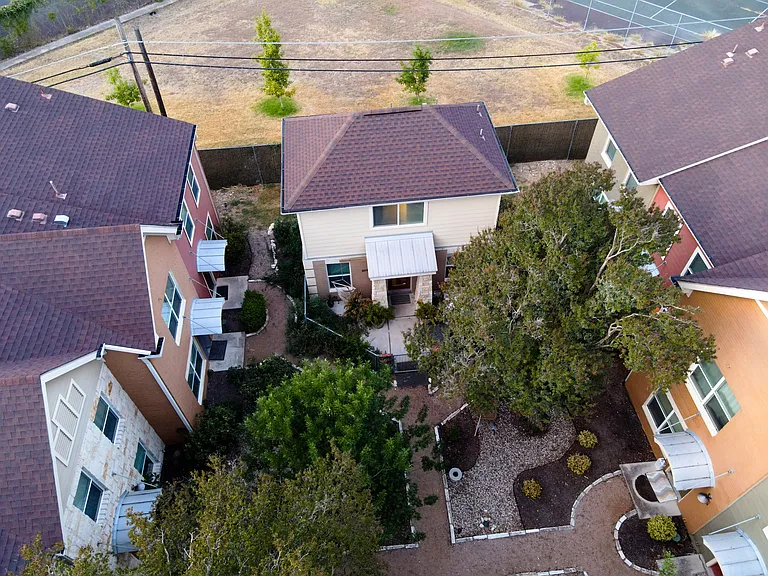 1101 Grove Blvd — Photo 9