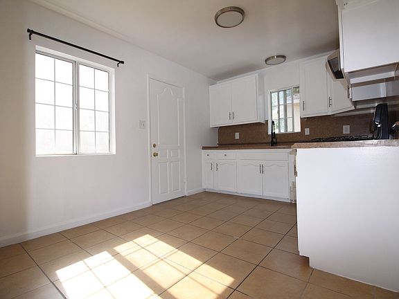 4th image of 4422-4442 Lincoln Ave