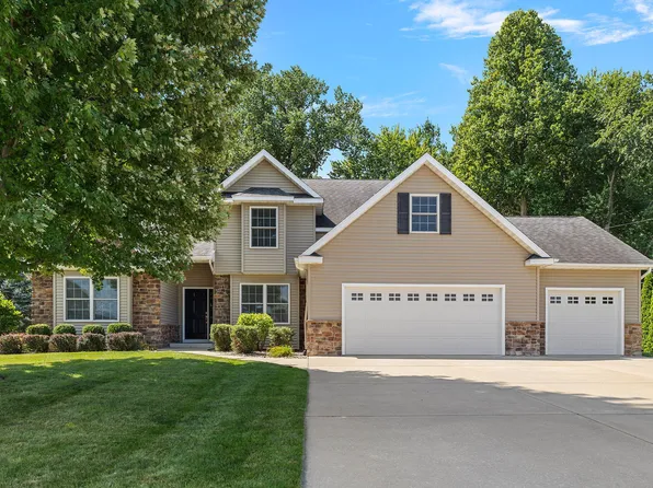 5946 Longhorn Trl, Stevensville, MI 49127