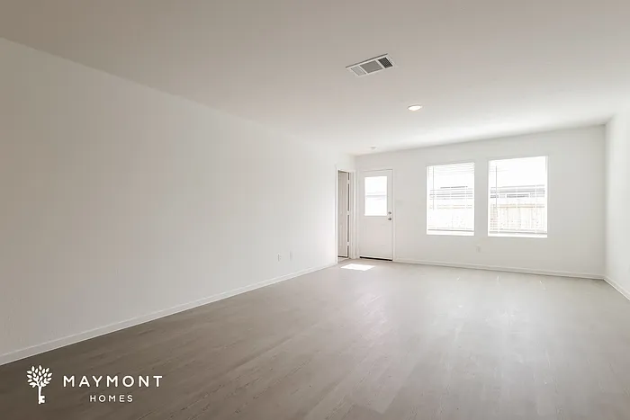 4 bed, 2.0 bath, 1600 sqft, $1,888 — Photo 3