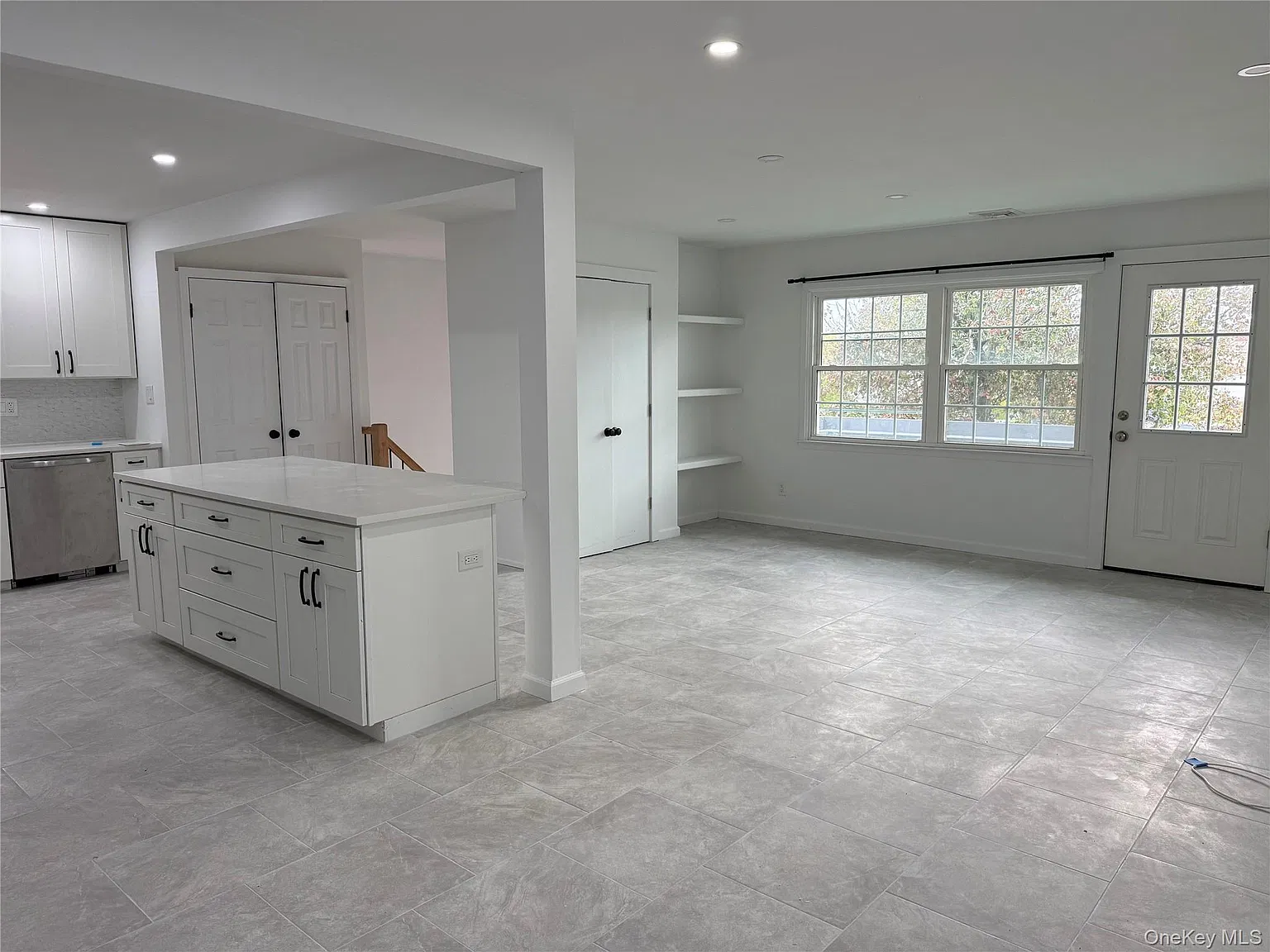 3 bed, 2.0 bath, 1000 sqft, $4,000 — Photo 4