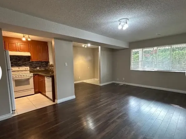 220B E 21st St, North Vancouver, BC V7L 3B7