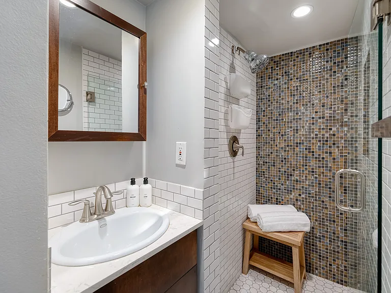 100 Driftwood St #10 — Photo 18