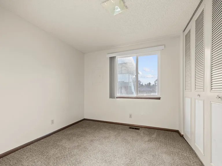 301 Jefferson Ave — Photo 11