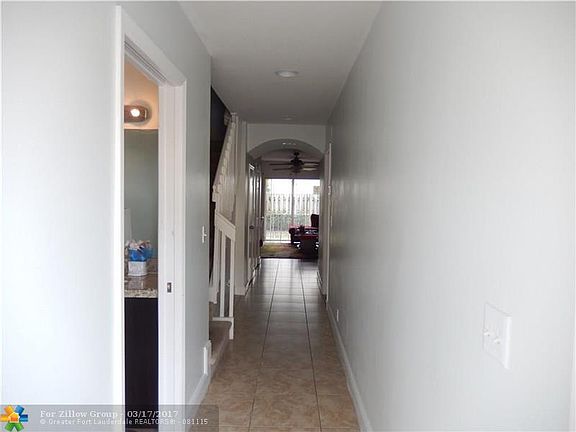 3rd image of 1389 Avon Ln