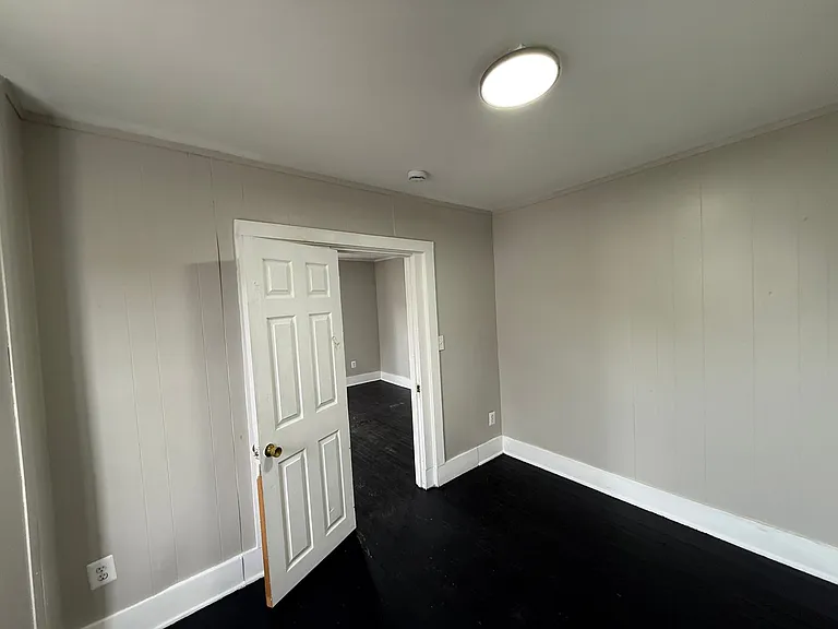1421 Long Ave — Photo 39