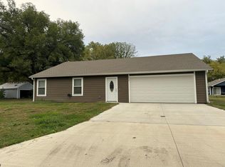 908 NW 6th St, Topeka, KS 66608