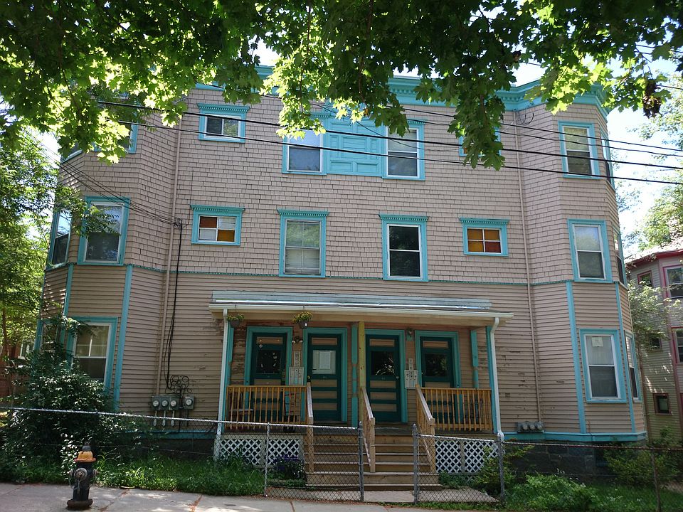 2nd image of 61-61A Bailey St