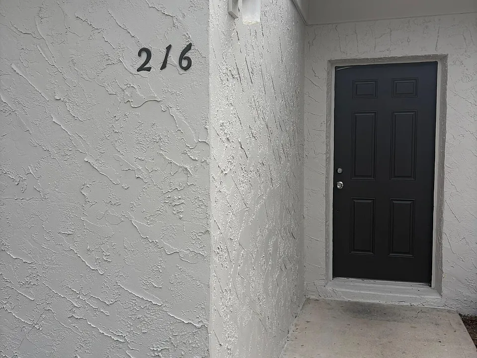 216 Sheila Ave #216