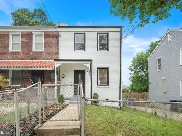 4621 A St SE, Washington, DC 20019