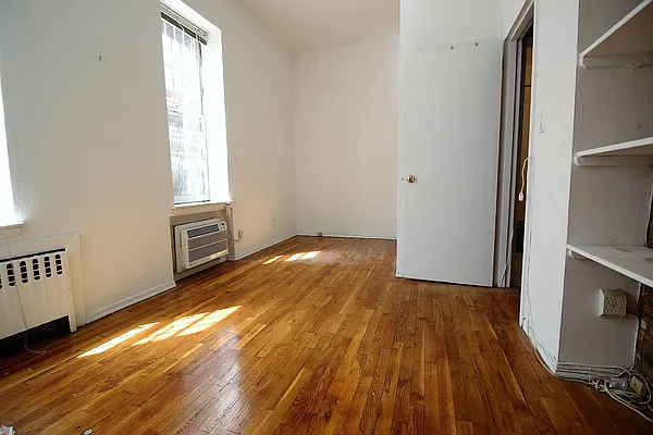 Rented by City Connections Realty | media 9