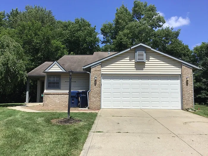 3 bed, 3.0 bath, 1942 sqft, $1,895 — Photo 1