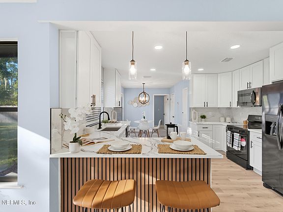 3rd image of 11766 LORETTO WOODS Court