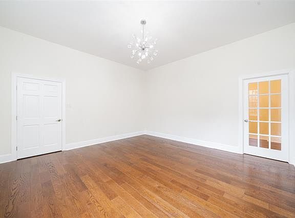 5th image of 33 Glenwood Ave