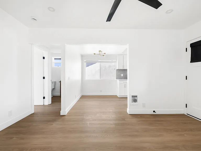 416 Church Ave — Photo 11