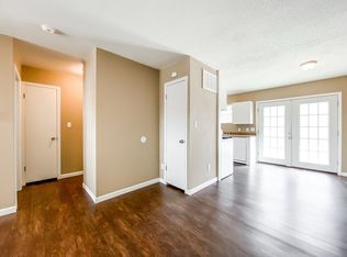 118 E 10th Ave APT 3, Hutchinson, KS 67501