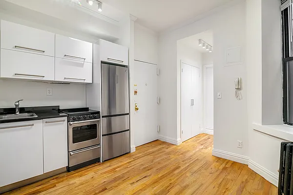 Rented by Compass | media 11