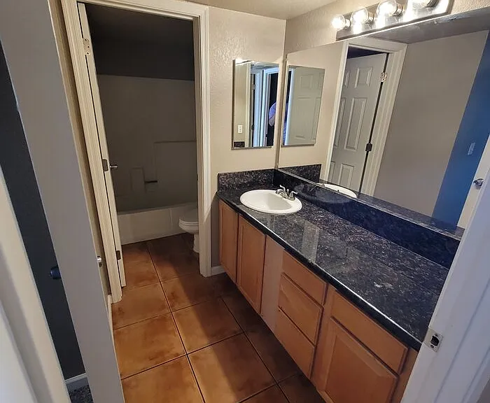 740 W Elm St #251 — Photo 18