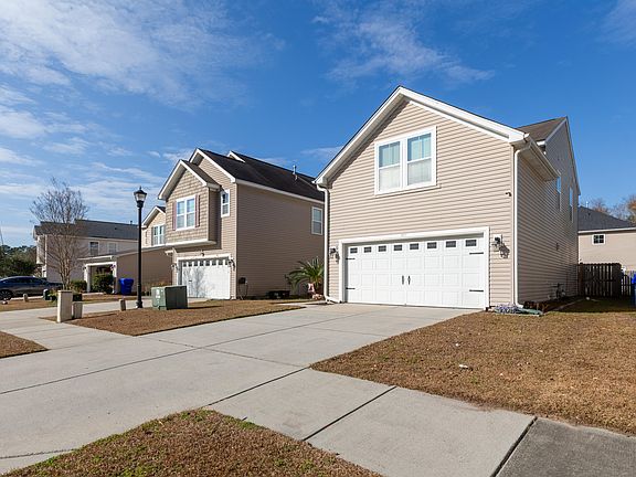3rd image of 3857 Annapolis Way