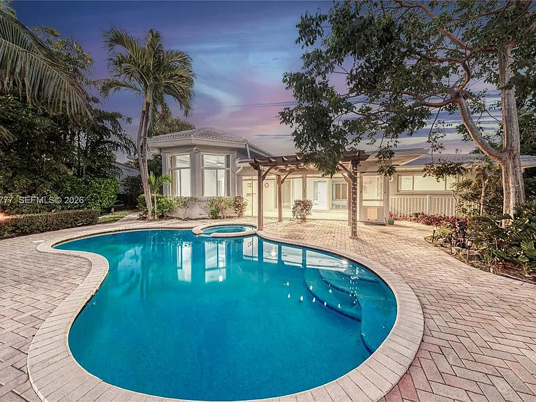 2801 Coral Shores Dr — Photo 23