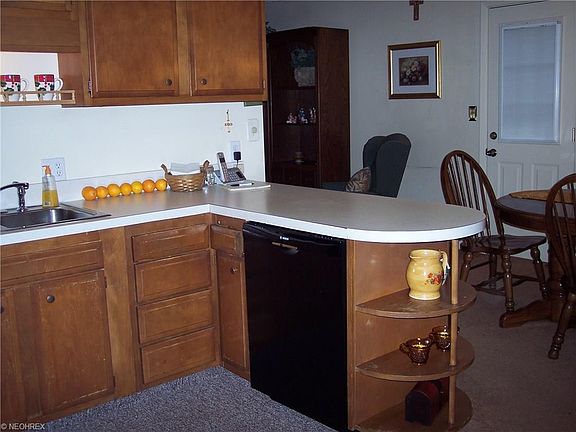 3rd image of 1861 Kenwood Dr
