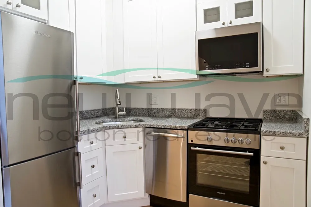 Studio, 450 sqft, $2,600 — Photo 2