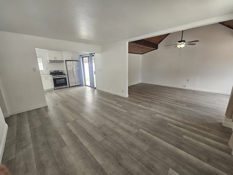 3757 W 182nd St — Photo 3