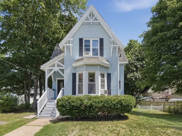 123 Woodland Ave, Gardner, MA 01440