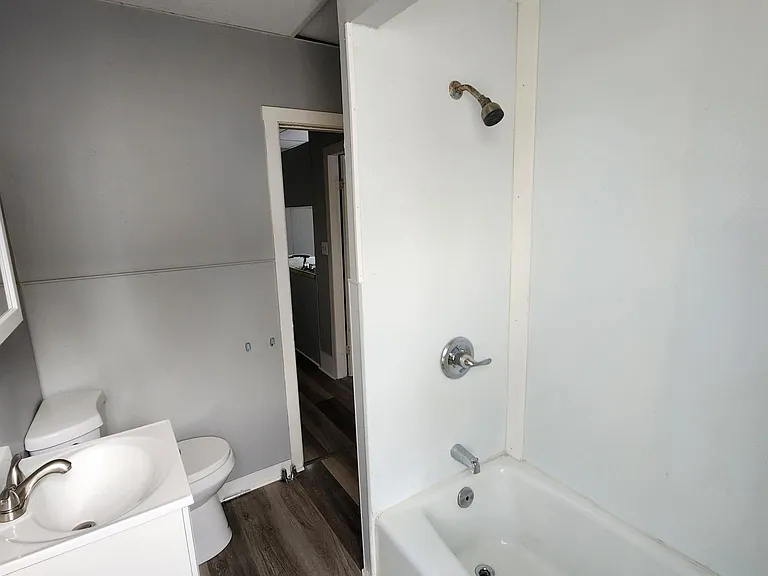 85 Pine St #4 — Photo 6