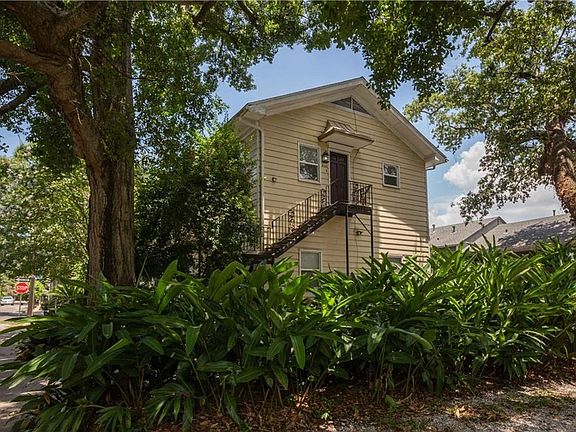 2nd image of 3106 Coliseum St #3106