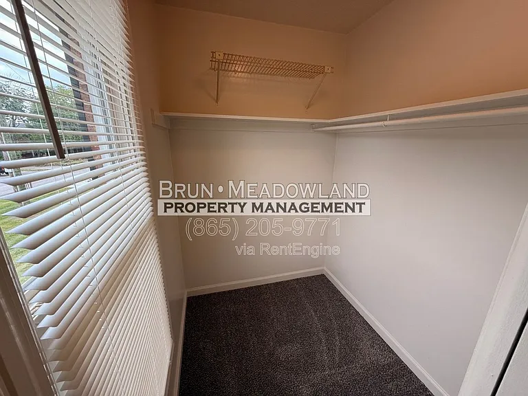 9116 Parktop Ln #B — Photo 36