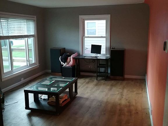 3rd image of 3294 Elwood Ave SW