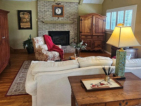 5th image of 56 Candler Heights Rd