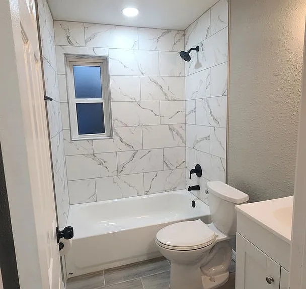 728 Essex Rd — Photo 10