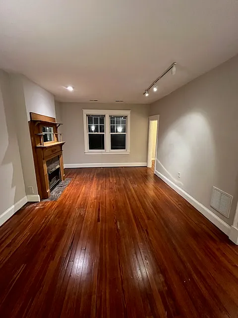 Building Photo - 1685 Crescent Pl NW #25