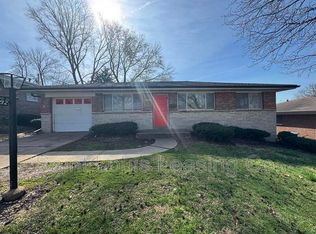 8792 Darnell Pl, Saint Louis, MO 63136