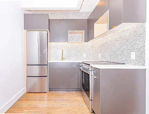 Rented by Artur Gutman, LREB | media 10