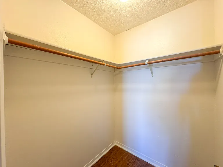 Autumn Chase Apartments — Photo 31