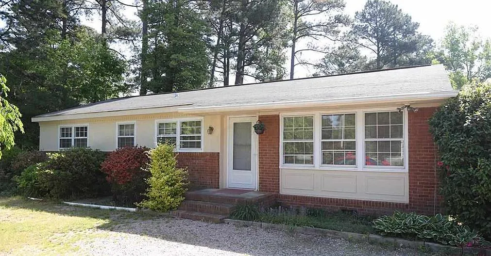 3 bed, 1.5 bath, 1535 sqft, $2,300 — Photo 1