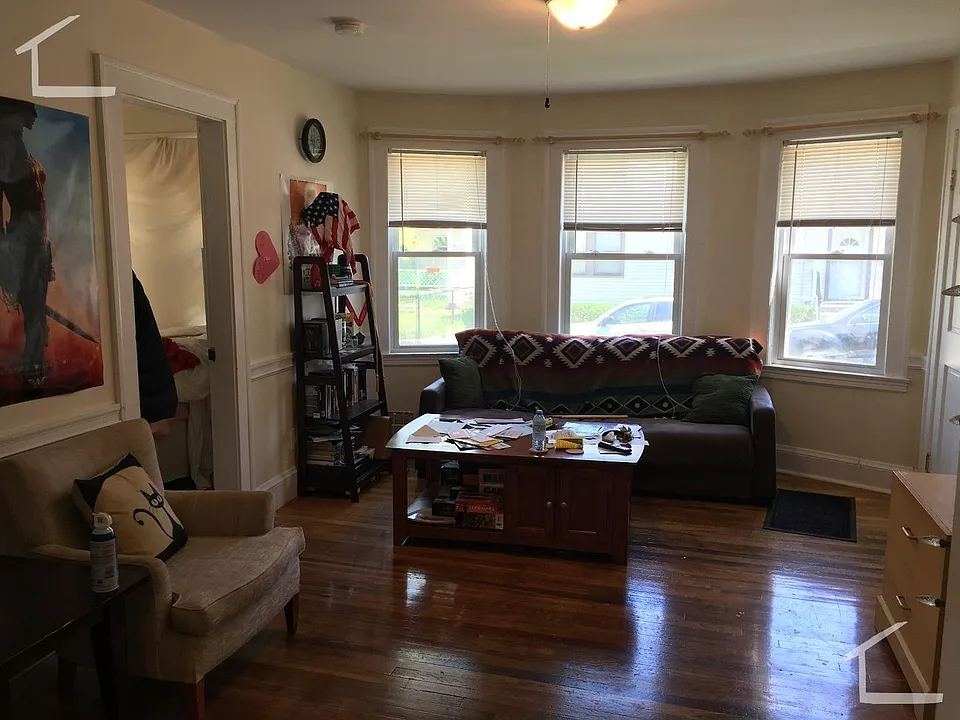 62 Brock St #3