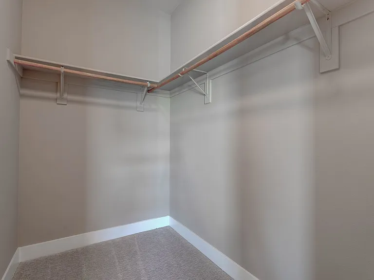 86 Pristine Glen St — Photo 32