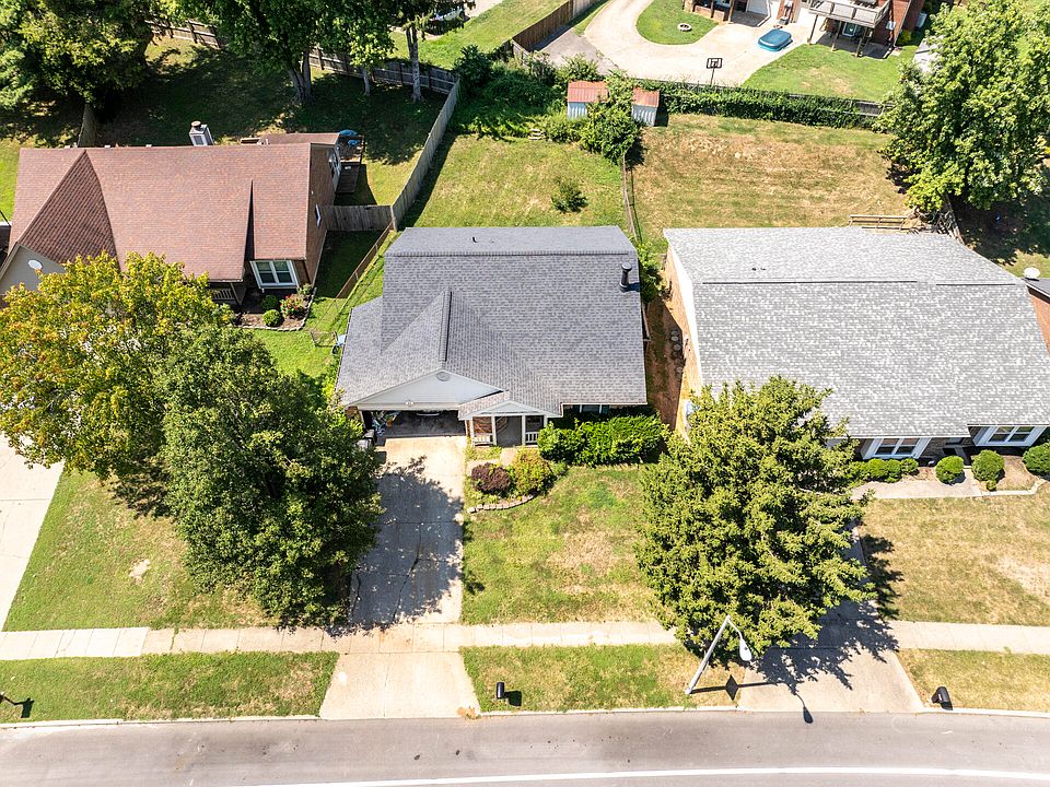 2nd image of 321 Squires Rd