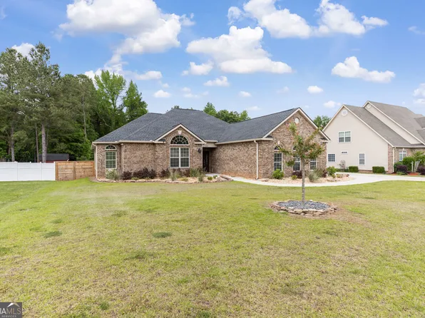 303 Collins Estate Ave, Centerville, GA 31028