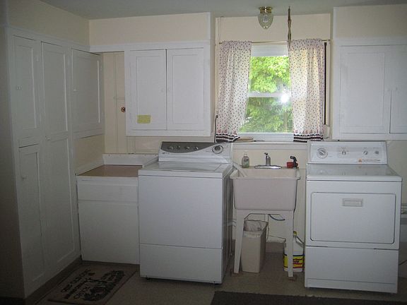 5th image of 648 Manor Dr