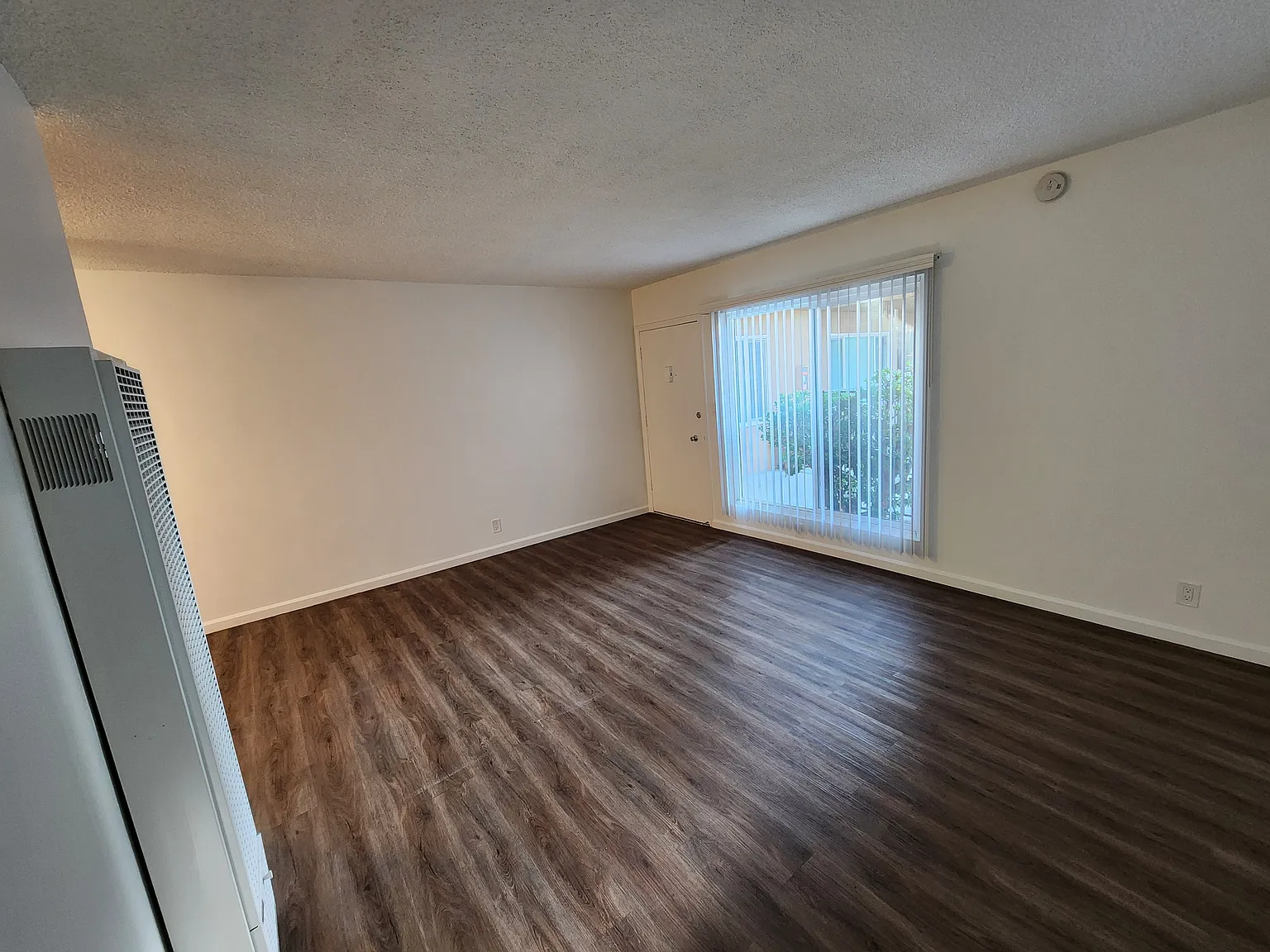 2 bed, $2,400 — Photo 3