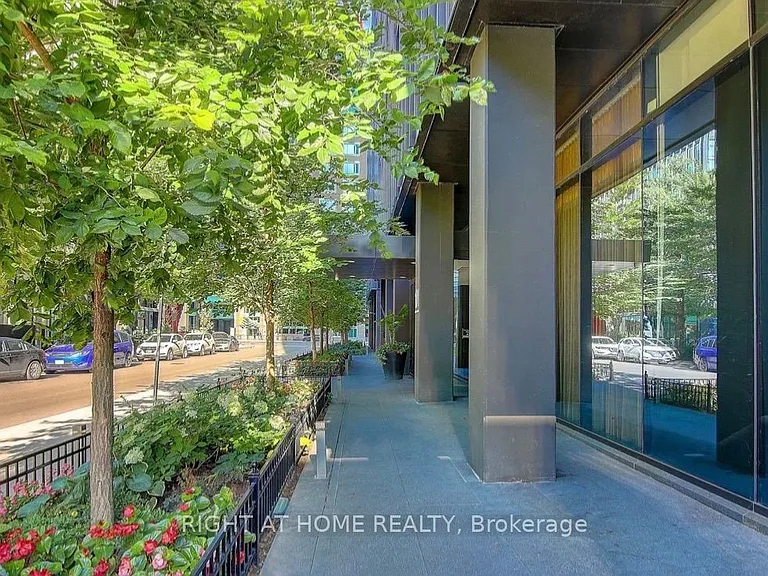 101 Charles St E #4908 — Photo 25