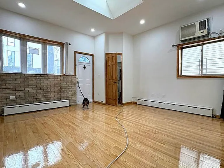 138 Frost St #1 — Photo 6