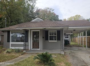 1721 Cherubusco St, Pascagoula, MS 39567