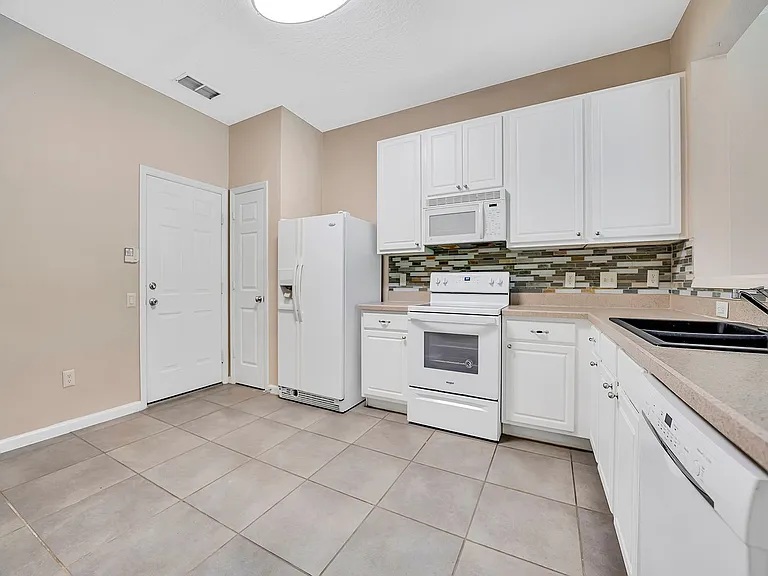 2508 Galliano Cir — Photo 7